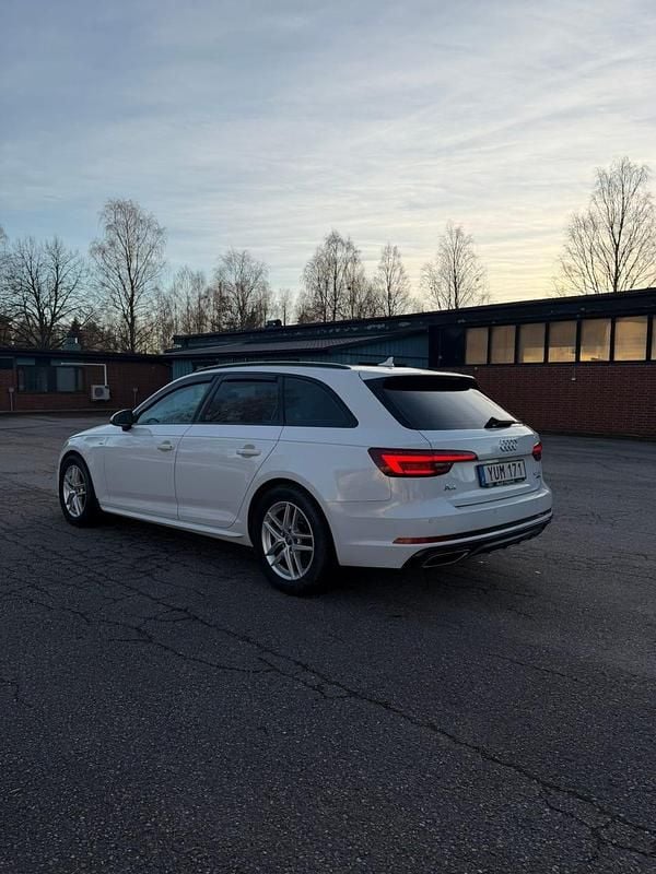 Begagnad Audi A4 S-Line 190 HK (139 kW) 2019 Kombi