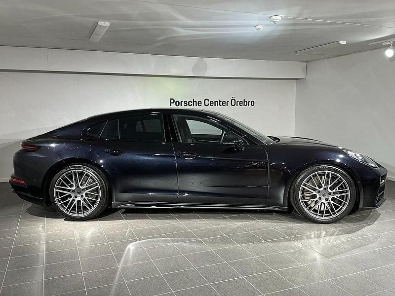 Begagnad Porsche Panamera 519 HK (381 kW) 2024 Svart Halvkombi
