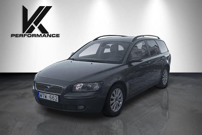 Begagnad Volvo V50 Momentum 170 HK (125 kW) 2005 Grå Kombi
