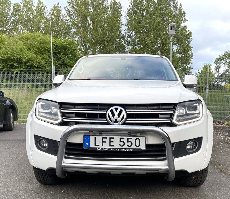 Vit Begagnad 2016 VW Amarok Highline Pickup | 139 900 kr - Bild 1/4