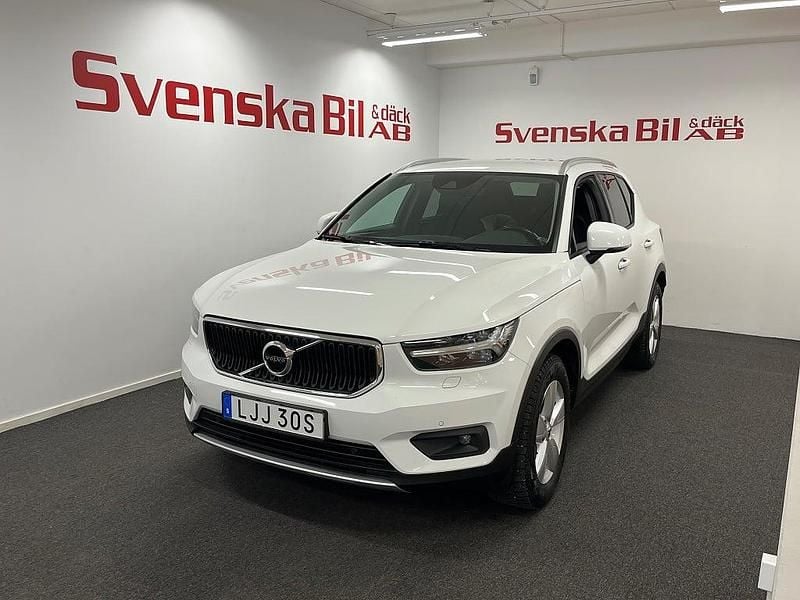 Begagnad Volvo XC40 Momentum 150 HK (110 kW) 2020 Vit SUV