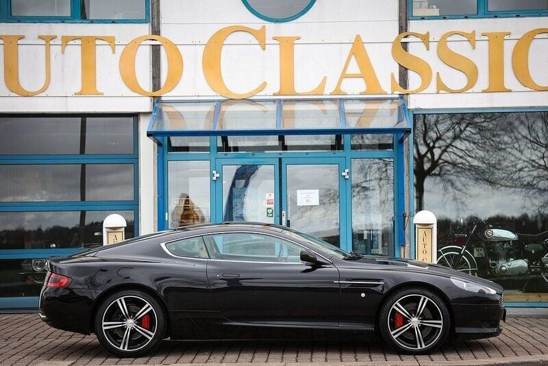 Svart metallic Begagnad 2008 Aston Martin DB9 Sportkupé | 549 000 kr - Bild 1/4
