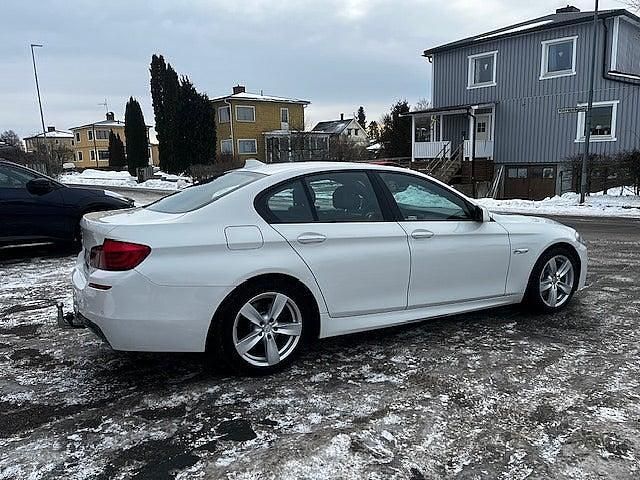 Begagnad BMW 525 M Sport 218 HK (160 kW) 2012 Vit Sedan