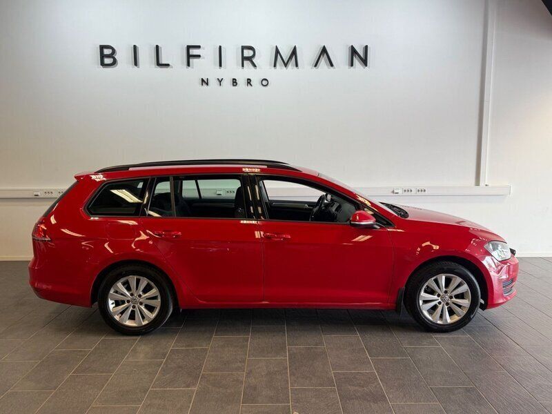 Röd Begagnad 2015 VW Golf VII Kombi | 74 900 kr (Marknadspris) - Bild 1/4