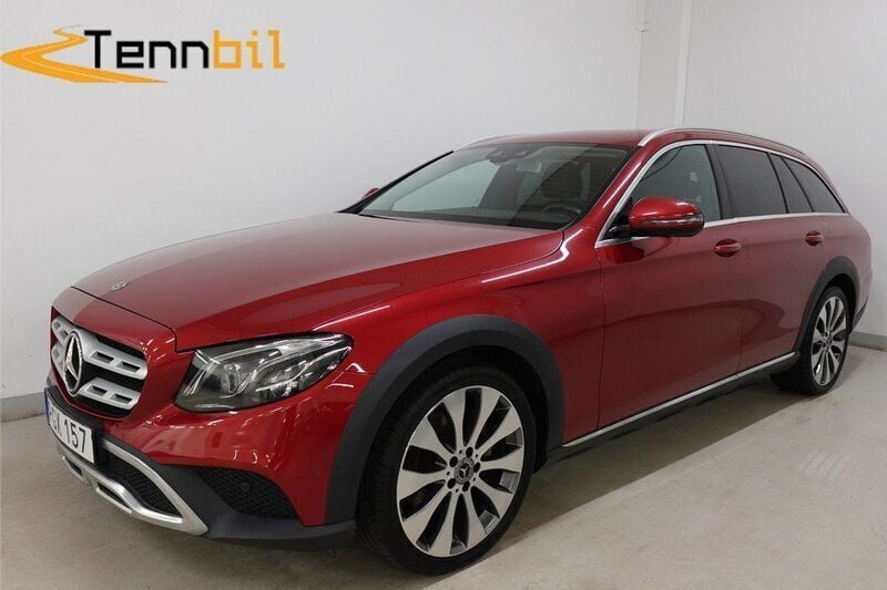 Röd Begagnad 2017 Mercedes E220 Kombi | 319 900 kr (Marknadspris) - Bild 1/4