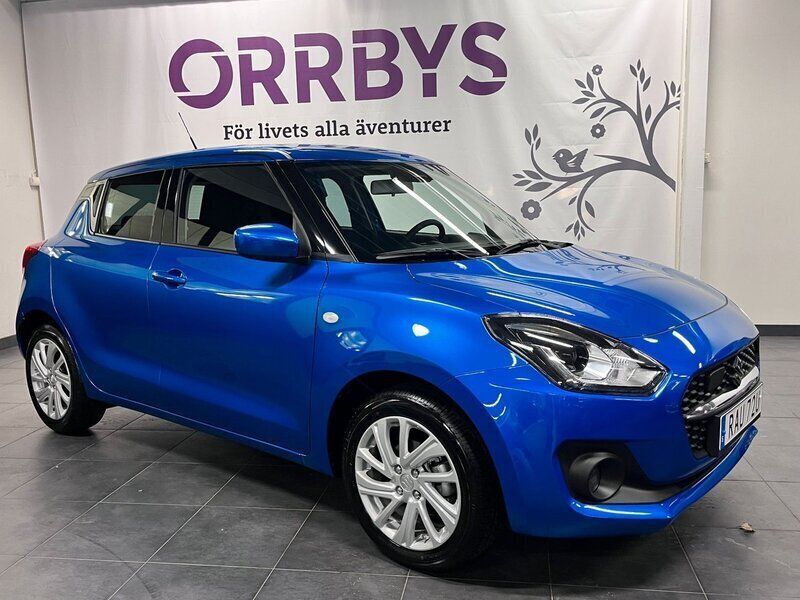Blå Begagnad 2023 Suzuki Swift Halvkombi | 209 900 kr (Lite dyr) - Bild 1/4