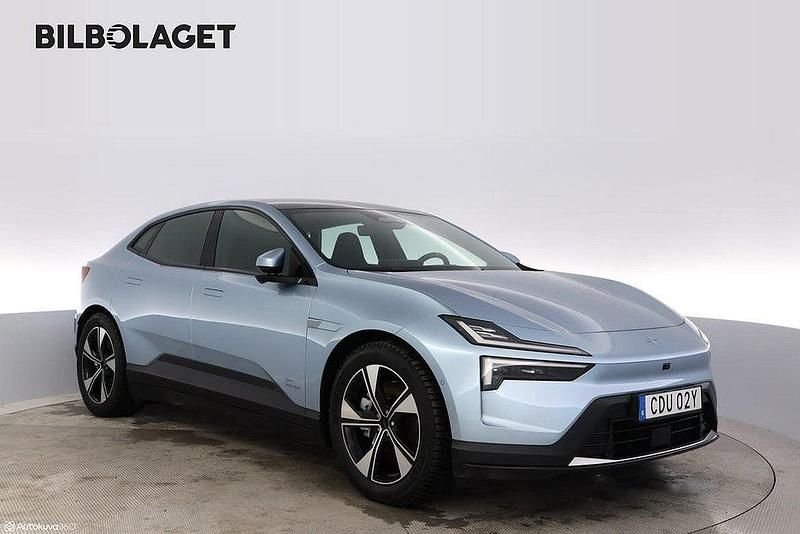 Ljusblå Begagnad 2024 Polestar 4 Long Range Single Motor SUV | 649 000 kr (Bra pris) - Bild 1/4