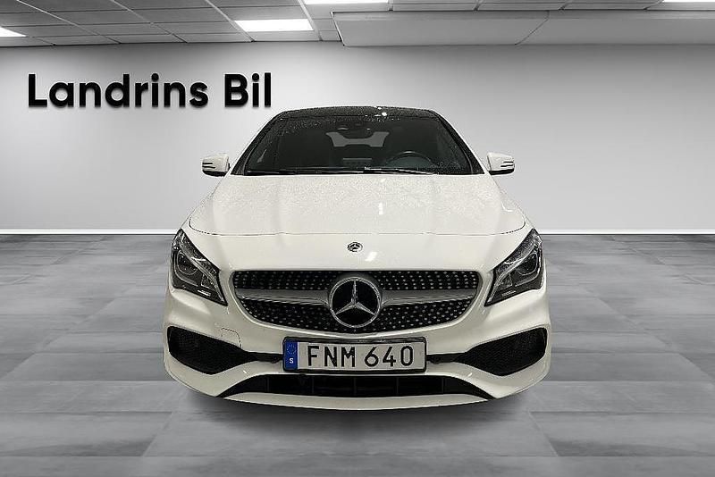 Begagnad Mercedes CLA220 Shooting Brake AMG 177 HK (130 kW) 2018 Vit Kombi