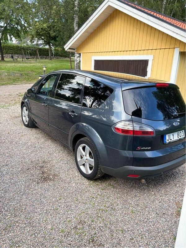 Grå Begagnad 2008 Ford S-MAX S Minibuss | 42 000 kr (Marknadspris) - Bild 1/3