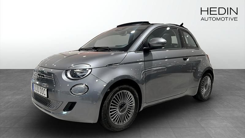 Grå (grey) Begagnad 2022 Fiat 500e Icon Cab | 189 900 kr (Marknadspris) - Bild 1/4