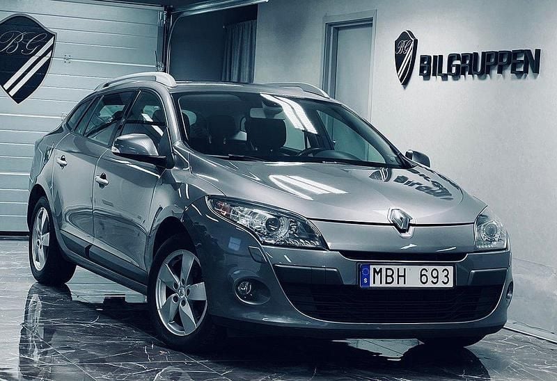 Grå Begagnad 2011 Renault Mégane GrandTour Kombi | 79 900 kr (Marknadspris) - Bild 1/4