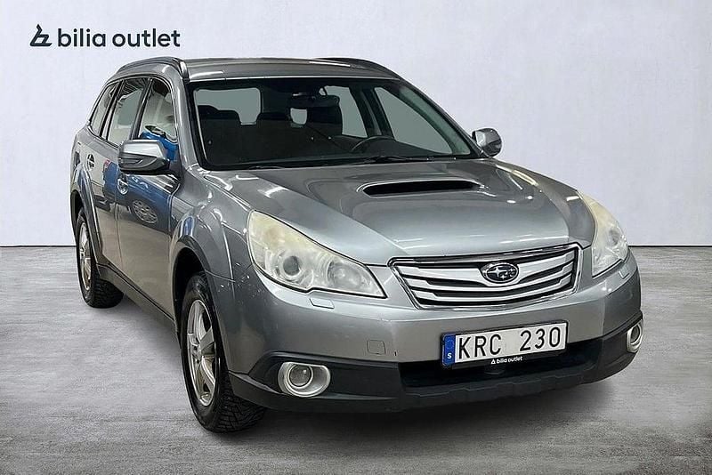 Begagnad Subaru Outback 150 HK (110 kW) 2010 Silver Kombi