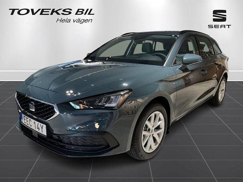 Blå (fiord blue) Ny 2025 Seat Leon Style Kombi | 333 800 kr (Dyr) - Bild 1/4