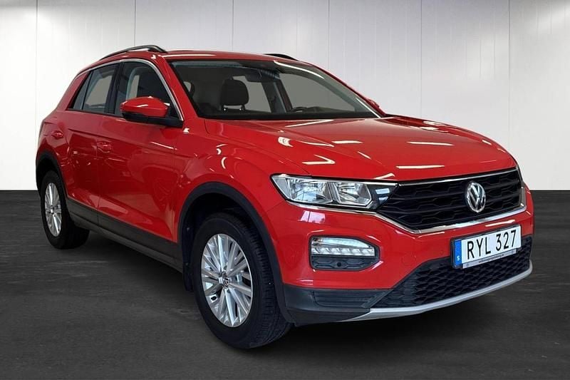Röd (red) Begagnad 2019 VW T-Roc SUV | 169 900 kr (Marknadspris) - Bild 1/4