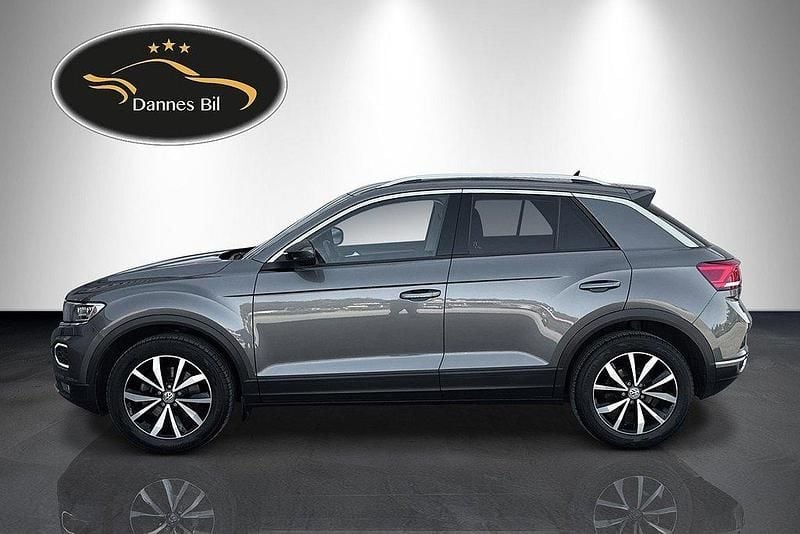Grå Begagnad 2018 VW T-Roc GT SUV | 245 000 kr (Marknadspris) - Bild 1/4
