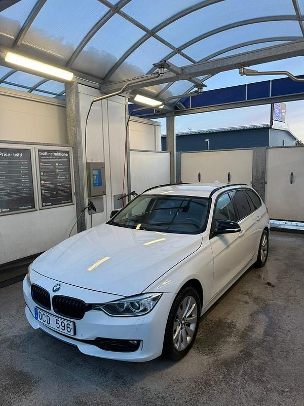 Begagnad BMW 320 184 HK (135 kW) 2014 Kombi
