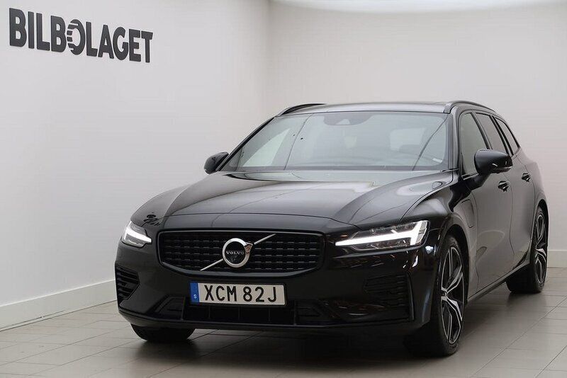 Svart Begagnad 2022 Volvo V60 R-Design Kombi | 429 500 kr (Marknadspris) - Bild 1/4