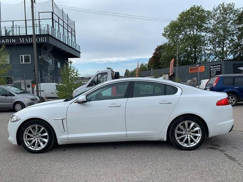 Begagnad Jaguar XF 241 HK (177 kW) 2013 Vit Sedan