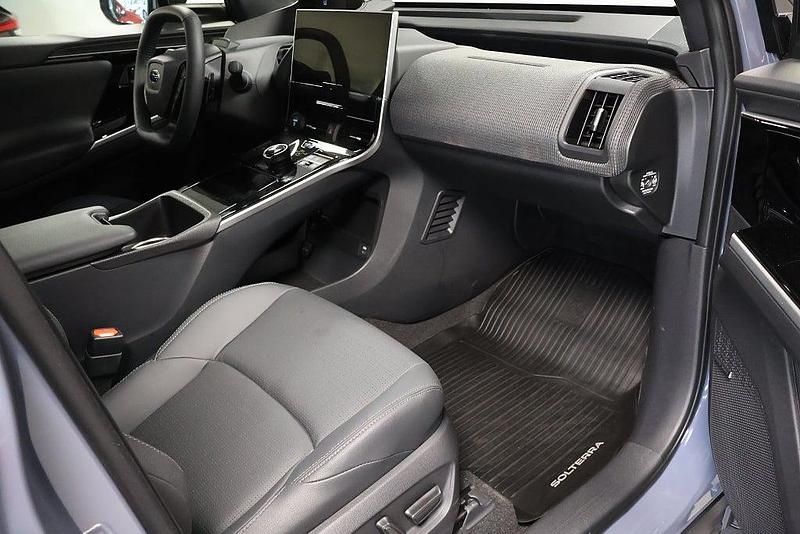 Begagnad Subaru Solterra 160 kW (218 HK) 2024 Grå (gråmetallic) SUV