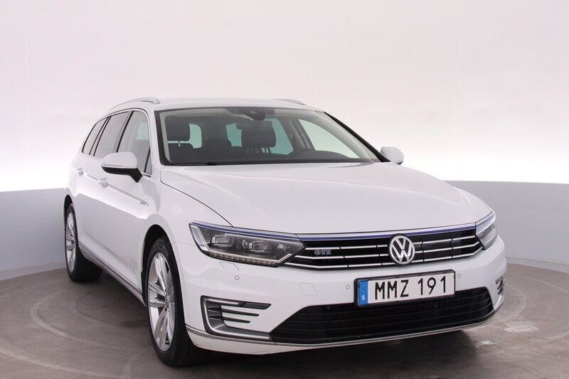 Vit Begagnad 2019 VW Passat GTE Kombi | 199 000 kr (Marknadspris) - Bild 1/4