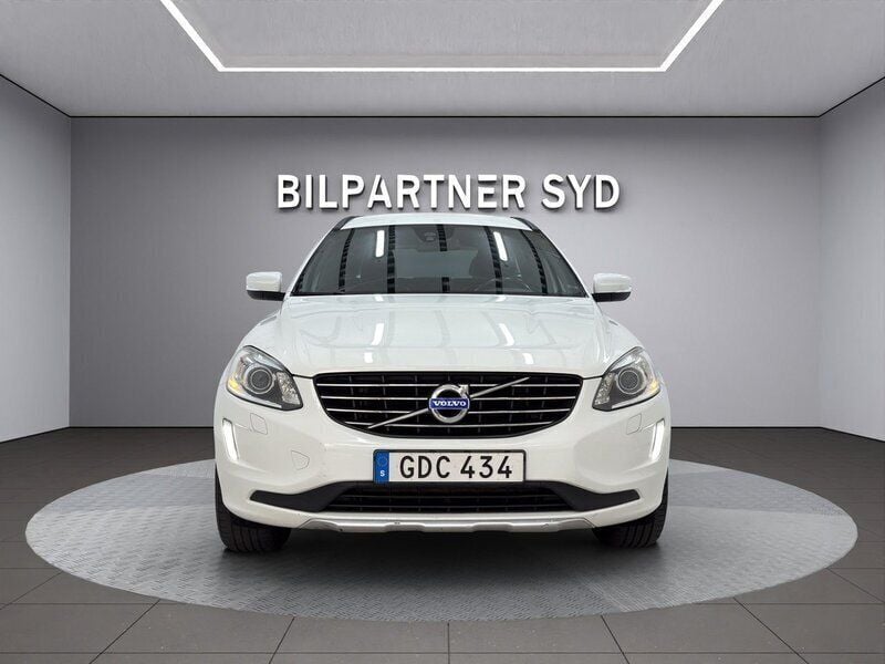 Vit Begagnad 2014 Volvo XC60 Momentum SUV | 169 900 kr (Marknadspris) - Bild 1/2