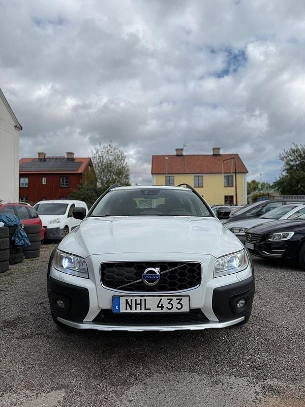 Vit Begagnad 2016 Volvo XC70 Standard SUV | 139 500 kr (Superpris) - Bild 1/4