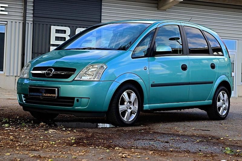 Begagnad Opel Meriva 101 HK (74 kW) 2004 Grön Minibuss