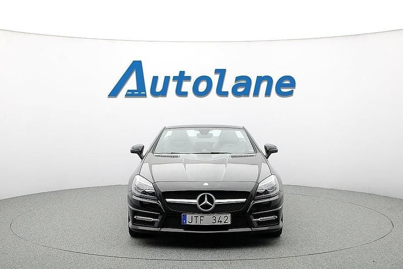 Begagnad Mercedes SLK250 AMG 204 HK (150 kW) 2011 Obsidiansvart metallic Cab