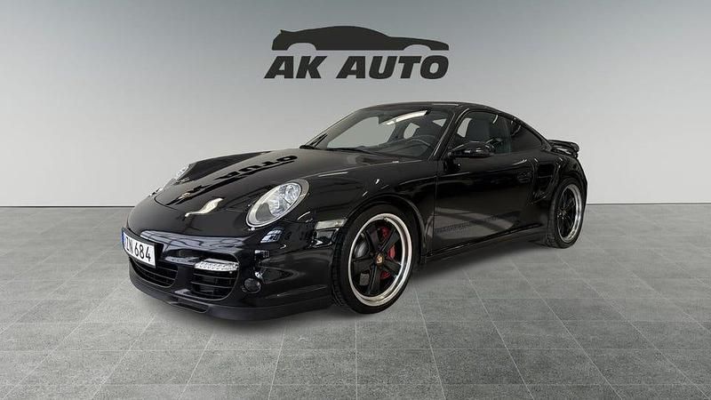 Svart Begagnad 2007 Porsche 911 Turbo Sport Sportkupé | 779 000 kr - Bild 1/4