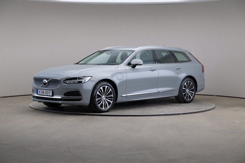 Grå Begagnad 2024 Volvo V90 Core Kombi | 489 000 kr (Lite dyr) - Bild 1/4