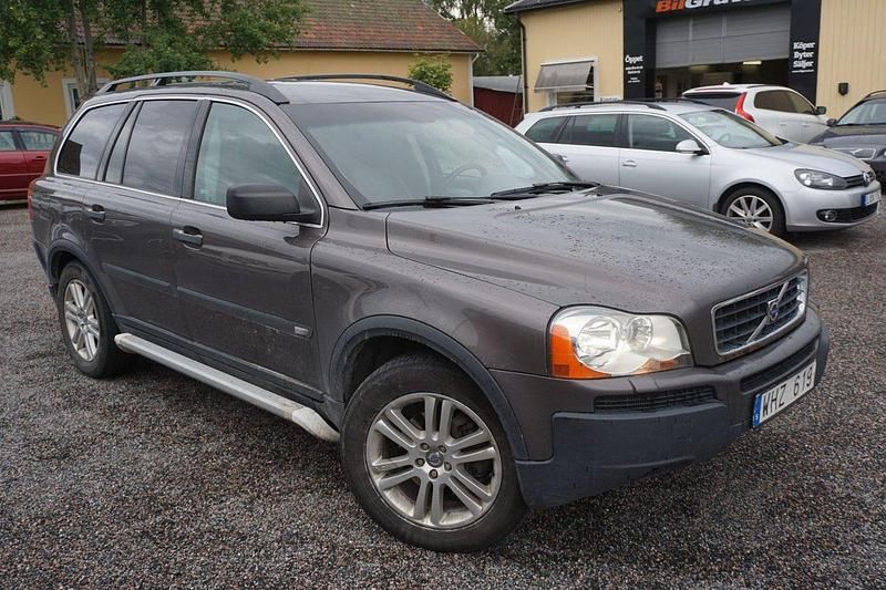 Brun Begagnad 2004 Volvo XC90 SUV | 44 900 kr (Dyr) - Bild 1/4
