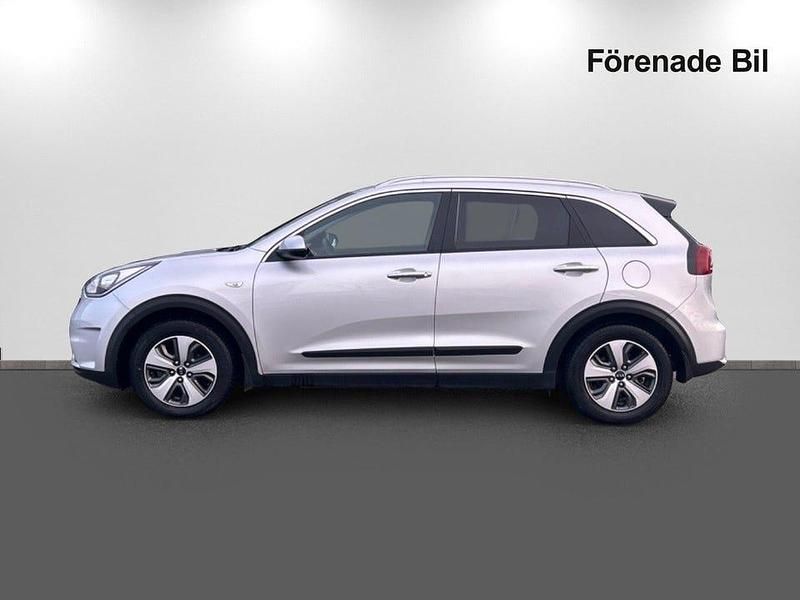 Begagnad Kia Niro Advance 141 HK (103 kW) 2017 Silky silver metallic SUV