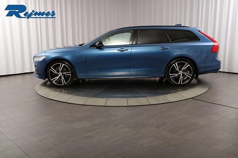 Begagnad Volvo V90 R-Design 303 HK (222 kW) 2019 Blå Kombi
