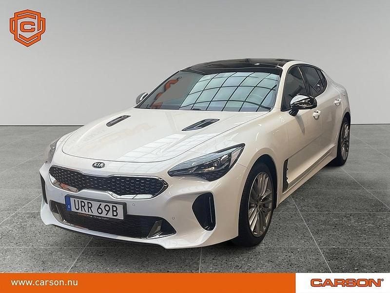 Vit Begagnad 2019 Kia Stinger GT Halvkombi | 349 900 kr (Marknadspris) - Bild 1/3