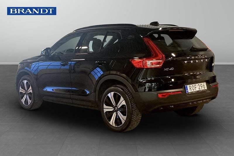 Begagnad Volvo XC40 Single Motor 175 kW (238 HK) 2023 Svart SUV