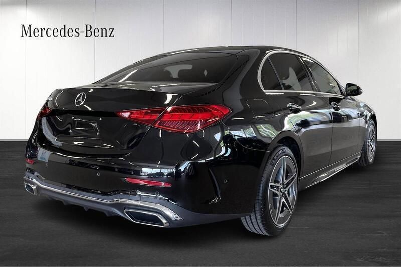 Begagnad Mercedes C300e AMG 334 HK (245 kW) 2024 Svart Sedan