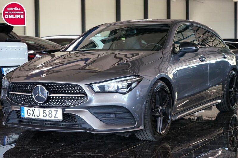 Mörkgrå Begagnad 2021 Mercedes CLA200 Shooting Brake AMG Kombi | 264 500 kr (Bra pris) - Bild 1/4