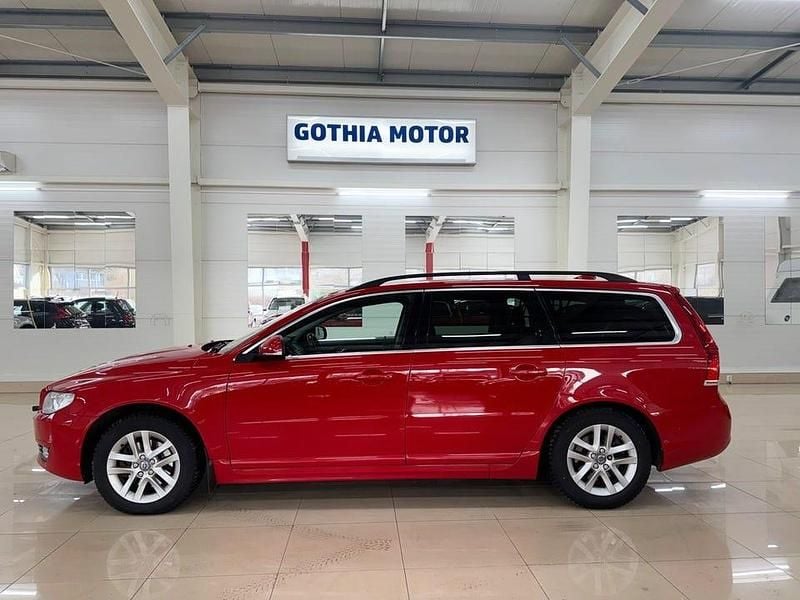 Begagnad Volvo V70 Momentum 190 HK (139 kW) 2016 Röd Kombi