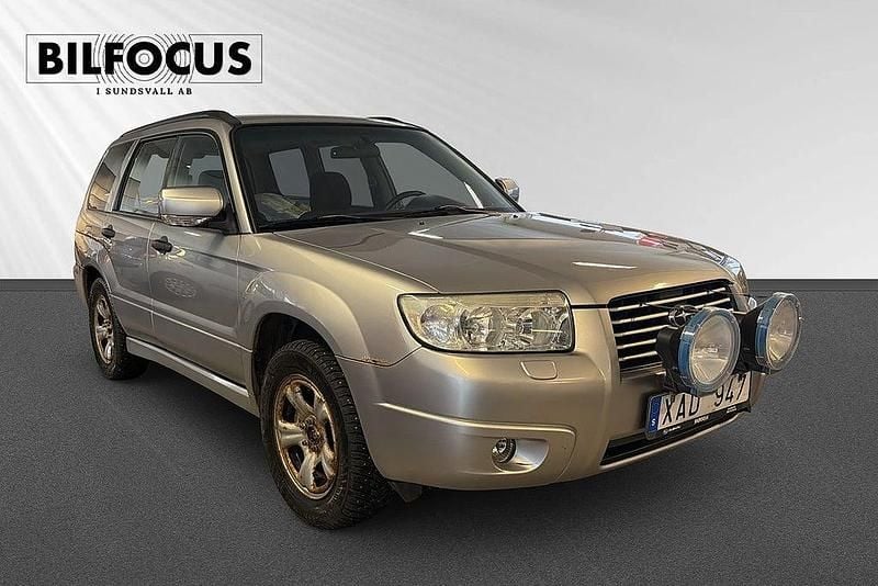 Grå Begagnad 2006 Subaru Forester SUV | 38 000 kr (Superpris) - Bild 1/4