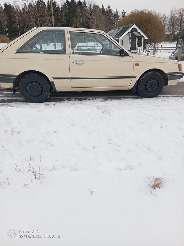 Begagnad Mazda 323 70 HK (51 kW) 1986 Halvkombi