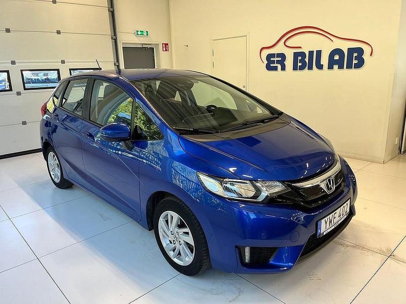 Blå Begagnad 2017 Honda Jazz Halvkombi | 124 900 kr (Lite dyr) - Bild 1/4