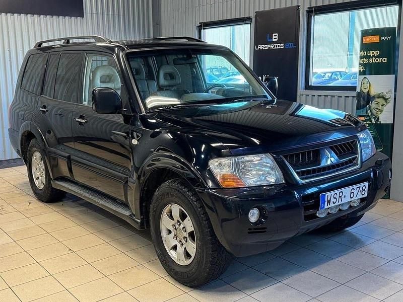 Svart Begagnad 2005 Mitsubishi Pajero SUV | 59 900 kr - Bild 1/4