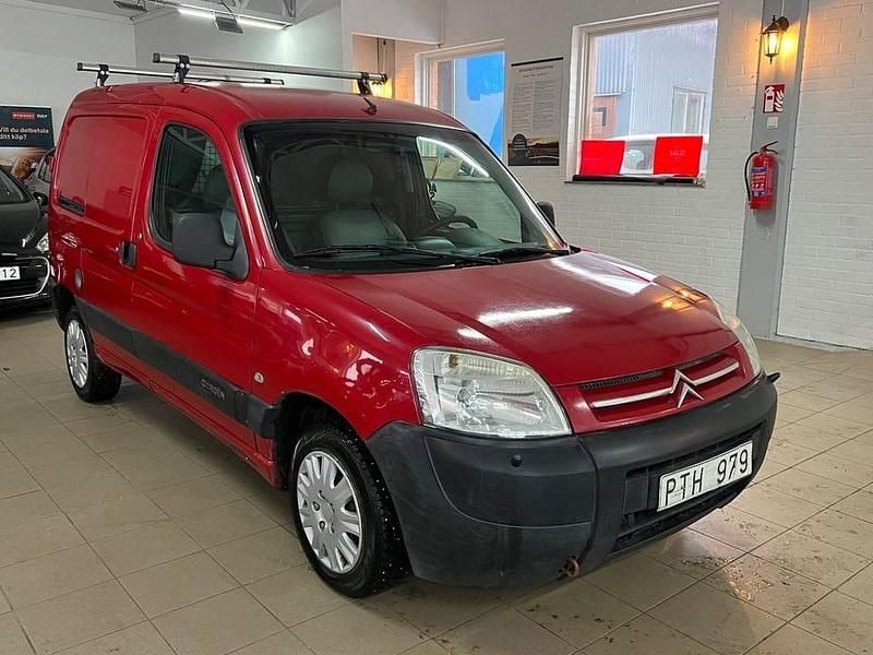 Röd Begagnad 2003 Citroën Berlingo Minibuss | 19 900 kr (Marknadspris) - Bild 1/4