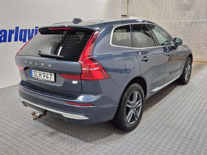 Begagnad Volvo XC60 Core 253 HK (186 kW) 2023 Denimblå metallic SUV