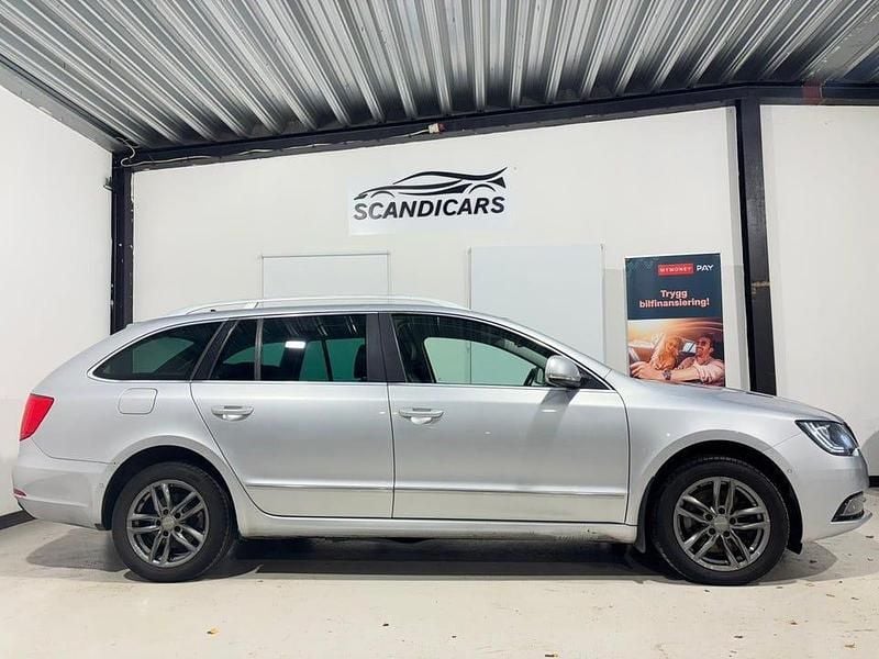 Begagnad Skoda Superb 170 HK (125 kW) 2013 Silver Kombi