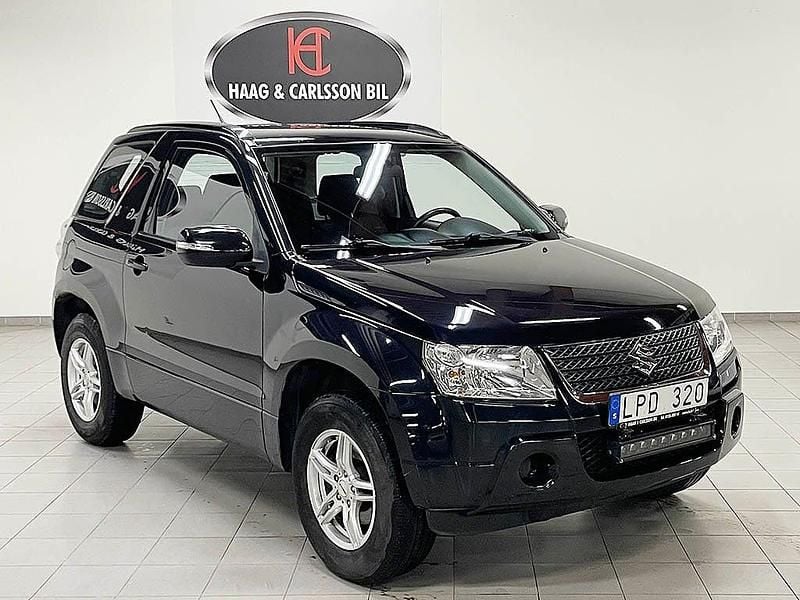 Svart Begagnad 2011 Suzuki Grand Vitara Halvkombi | 79 000 kr - Bild 1/4
