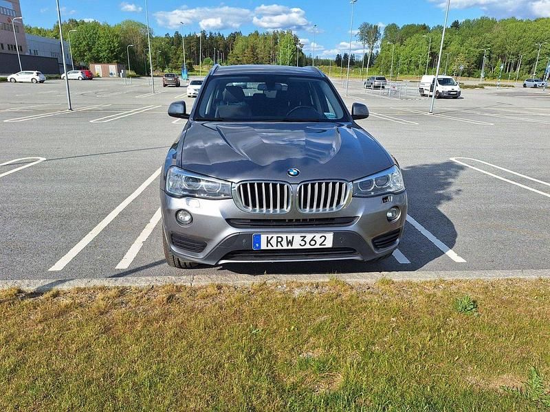 Grå Begagnad 2017 BMW X3 SUV | 310 000 kr (Dyr) - Bild 1/4