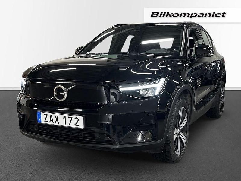Svart Begagnad 2022 Volvo XC40 Core SUV | 319 000 kr - Bild 1/4