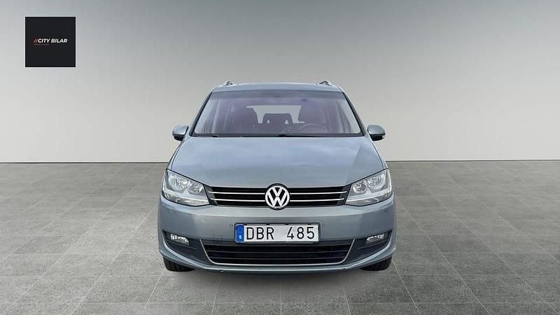 Begagnad VW Sharan 140 HK (102 kW) 2010 Grå Minibuss