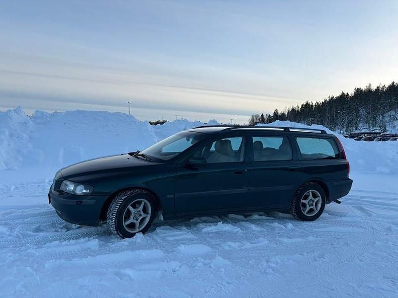 Begagnad 2004 Volvo V70 Kombi | 15 000 kr (Marknadspris) - Bild 1/4